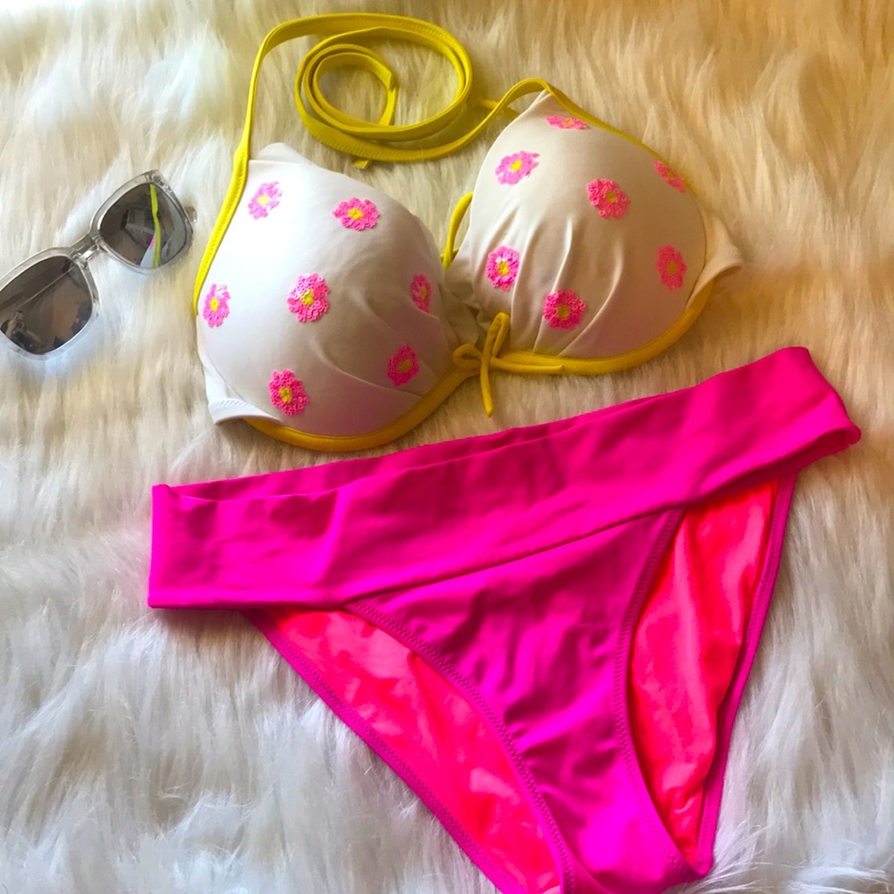 Victoria’s Secret bikini